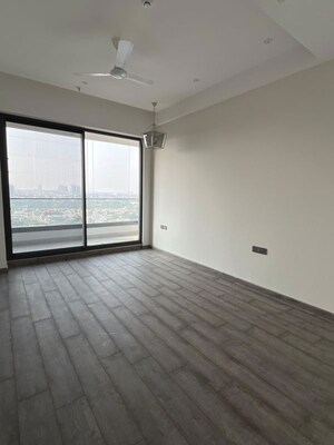 Room in 4 BHK Apartment at ABA County 107, Sector 107 – for Rent