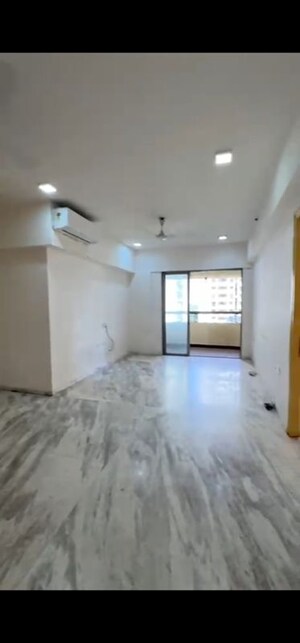 Room in 3 BHK Apartment at Lodha Bel Air, Jogeshwari West – for Rent