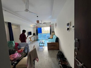 Team Area in 2 BHK Apartment at Platinum Tower 1, Andheri West – for Sale