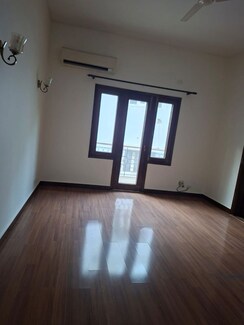 4 BHK + Servant Room Builder Floor For Rent in Green Park