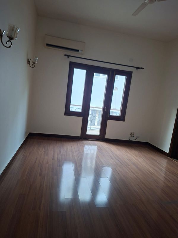 4 BHK + Servant Room Builder Floor For Rent in Green Park