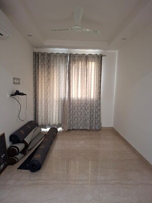 Living Room in 4 BHK Builder Floor at Green Park – for Rent