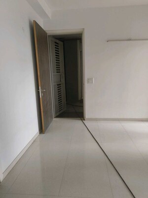 Furnished Amenities in 3 BHK Apartment at Arihant Abode, Sector 10 Greater Noida – for Sale