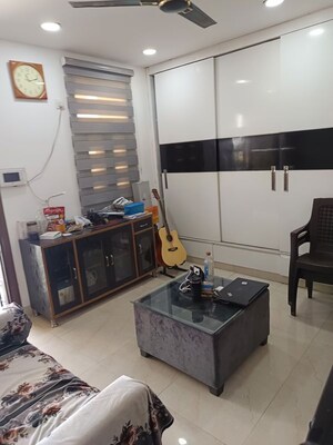 Living Room in 1.5 BHK Builder Floor at Rohini Sector 11 – for Rent