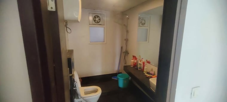 Bathroom, aba-cleo-county 3 Bedroom 1827 Sq.Ft. Apartment In Sector 121 Noida 10408423
