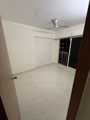 Room in 2 BHK Apartment at Sayba Opal, Kurla East – for Rent