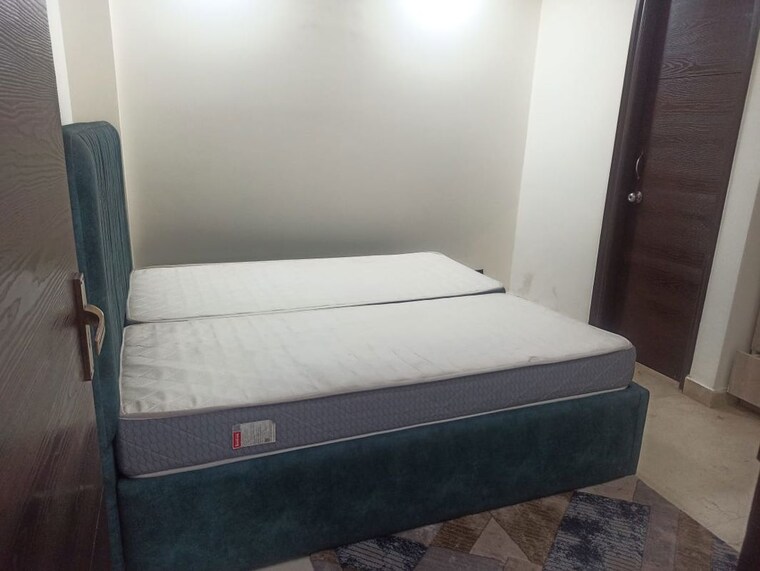 Bedroom, gautam nagar 3 Bedroom 1500 Sq.Ft. Builder Floor In Gautam Nagar Delhi 10408440