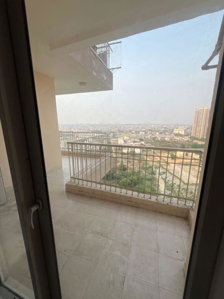 Balcony, ajnara-homes 2.5 Bedroom 1085 Sq.Ft. Apartment In Sector 16b Greater Noida Greater Noida 10408455