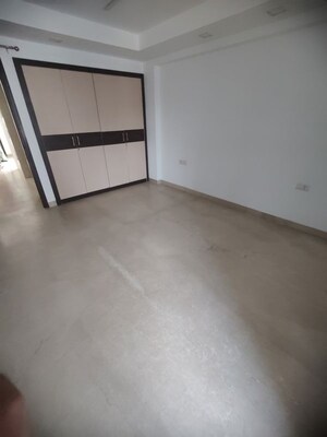 Room in 3 BHK Builder Floor at Greater Kailash I – for Rent