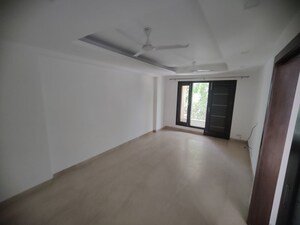Room in 3 BHK Builder Floor at Greater Kailash I – for Rent