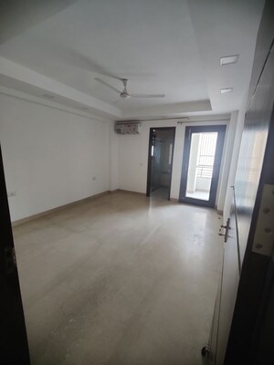 Room in 3 BHK Builder Floor at Greater Kailash I – for Rent