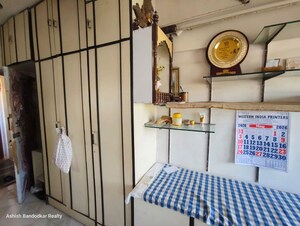 Furnished Amenities in 1 RK Apartment at Aashirwad Apartment Andheri, Andheri East – for Rent