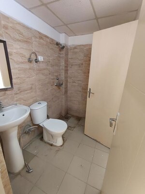 Bathroom in 2.5 BHK Apartment at Ajnara Le Garden, Sector 16b Greater Noida – for Sale