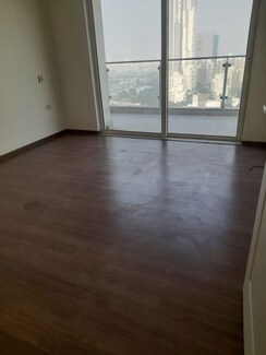 3.5 BHK + Servant Room Apartment For Rent in M3M Merlin