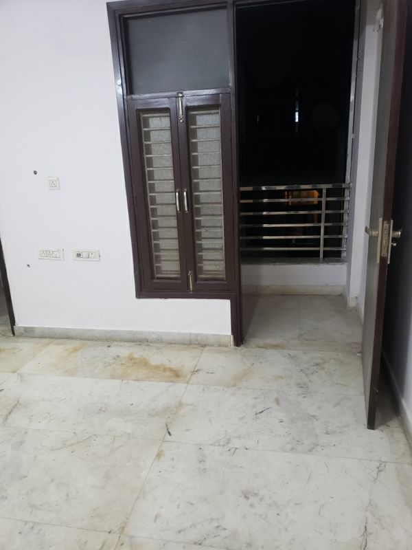 2 BHK Builder Floor For Rent in Tilak Nagar