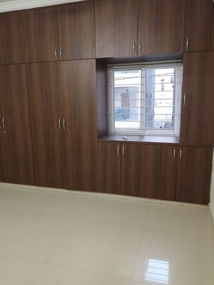 Room in 2 BHK Apartment at Manikonda – for Rent