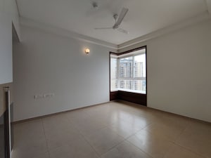 Room in  Apartment at Bhartiya Nikoo Homes Phase 2, Thanisandra Main Road – for Rent