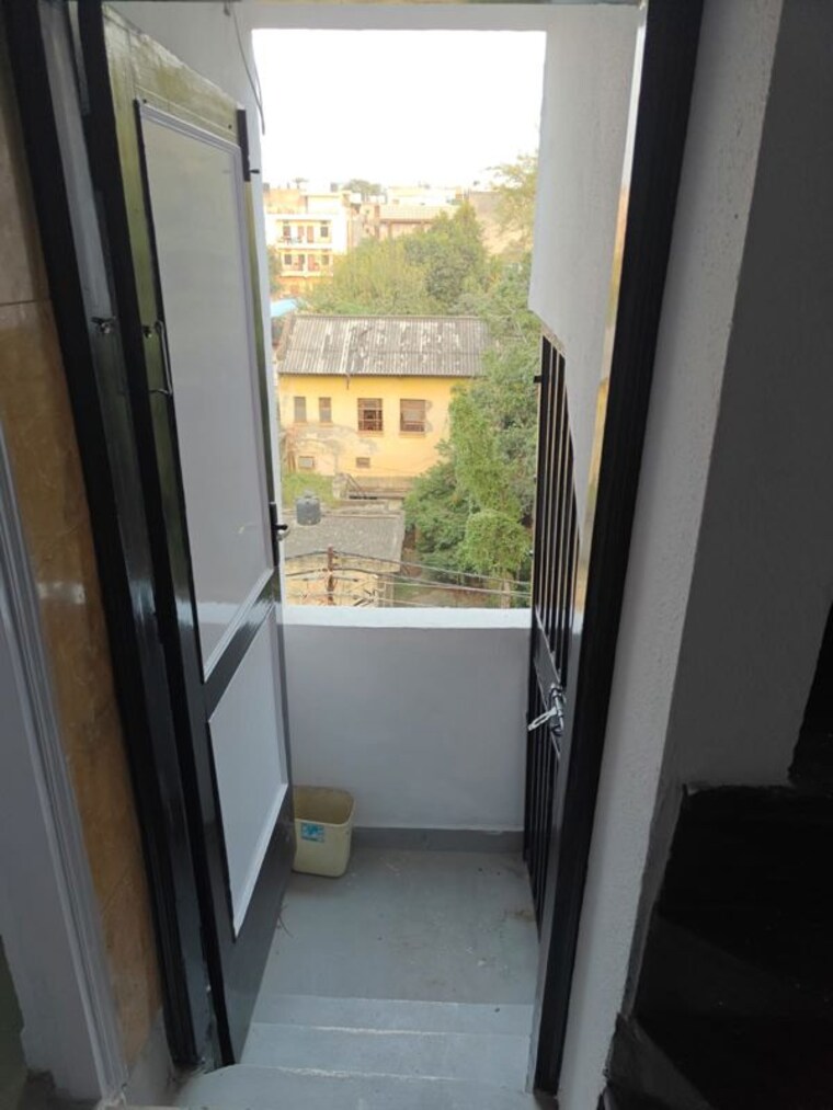 Balcony, lajpat nagar ii 2 Bedroom 900 Sq.Ft. Builder Floor In Lajpat Nagar ii Delhi 10408547
