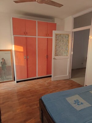 Room in 2 BHK Builder Floor at Lajpat Nagar ii – for Rent