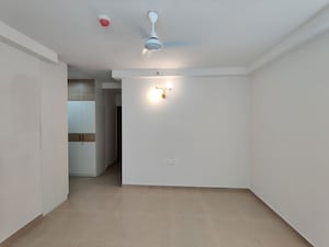 Room in  Apartment at Bhartiya Nikoo Homes Phase 2, Thanisandra Main Road – for Rent