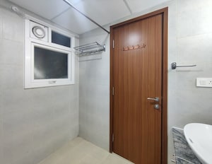 Room in  Apartment at Bhartiya Nikoo Homes Phase 2, Thanisandra Main Road – for Rent