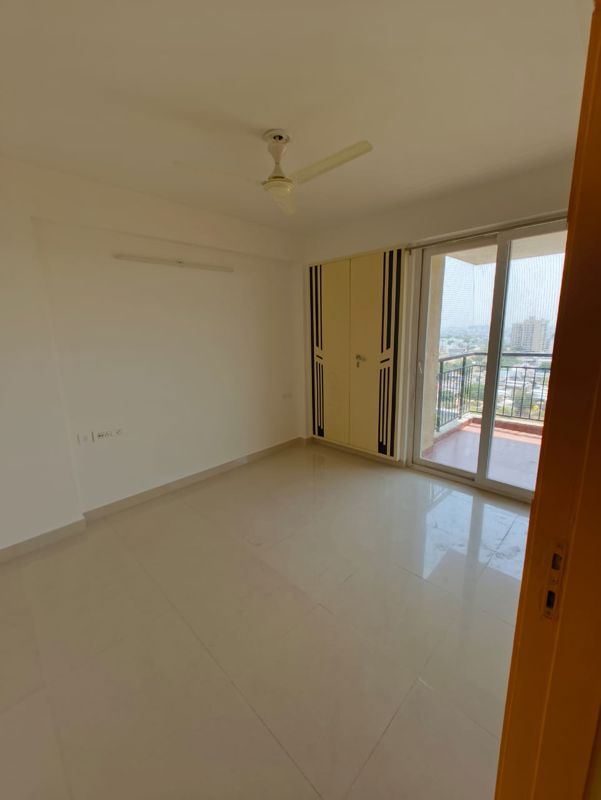 3 BHK 1500 Sq.Ft. Apartment in Anukampa Sky Lounges