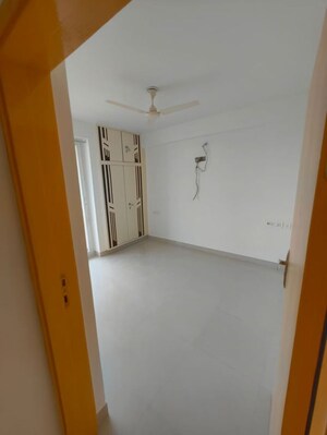 Room in 3 BHK Apartment at Anukampa Sky Lounges, Mansarovar – for Sale