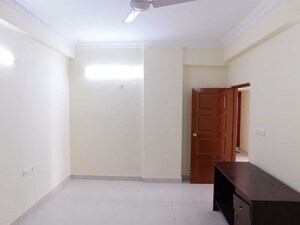 Room in 2 BHK Builder Floor at Kondapur – for Rent