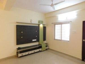 Room in 3 BHK Builder Floor at Kondapur – for Rent
