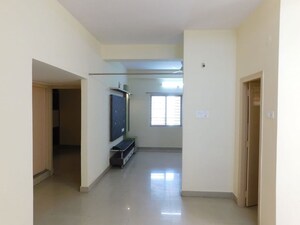 Room in 3 BHK Builder Floor at Kondapur – for Rent