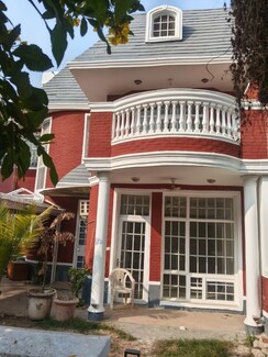 6+ BHK + Servant Room Villa For Sale in Eldeco Mansionz