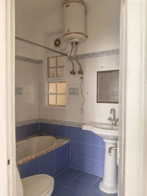 Kitchen in 6+ BHK Villa at Eldeco Mansionz, Sector 48 – for Sale