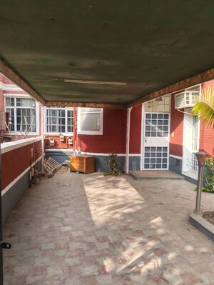 Parking in 6+ BHK Villa at Eldeco Mansionz, Sector 48 – for Sale