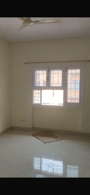 Room in 3 BHK Independent House at Sector 20 – for Rent