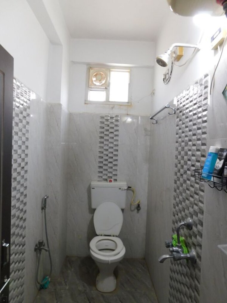Bathroom, kondapur 2 Bedroom 1400 Sq.Ft. Builder Floor In Kondapur Hyderabad 10408585