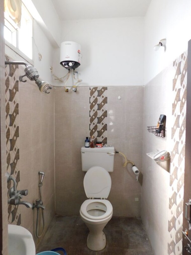 Bathroom, kondapur 2 Bedroom 1400 Sq.Ft. Builder Floor In Kondapur Hyderabad 10408585