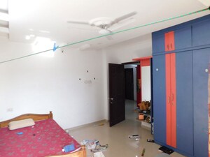 Room in 2 BHK Builder Floor at Kondapur – for Rent