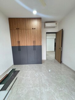 1 RkApartment For Rent in MS Building