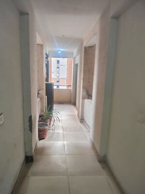 Building Lobby in 3 BHK Apartment at Unitech Fresco, Sector 50 – for Sale
