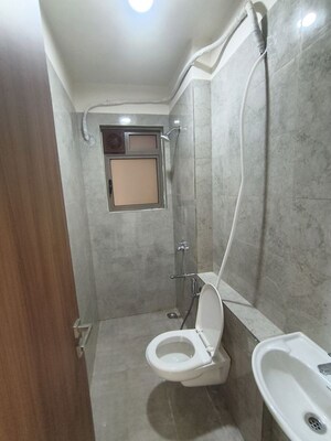 Attached Bathroom in 2 BHK Apartment at Sheth Auris Bliss, Malad West – for Rent
