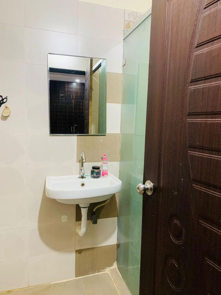 Bathroom, srinivasa-lakeview 3.5 Bedroom 2600 Sq.Ft. Villa In Kukatpally Hyderabad 10408619