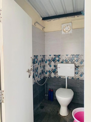 Bathroom in 3.5 BHK Villa at Srinivasa Lakeview, Kukatpally – for Rent