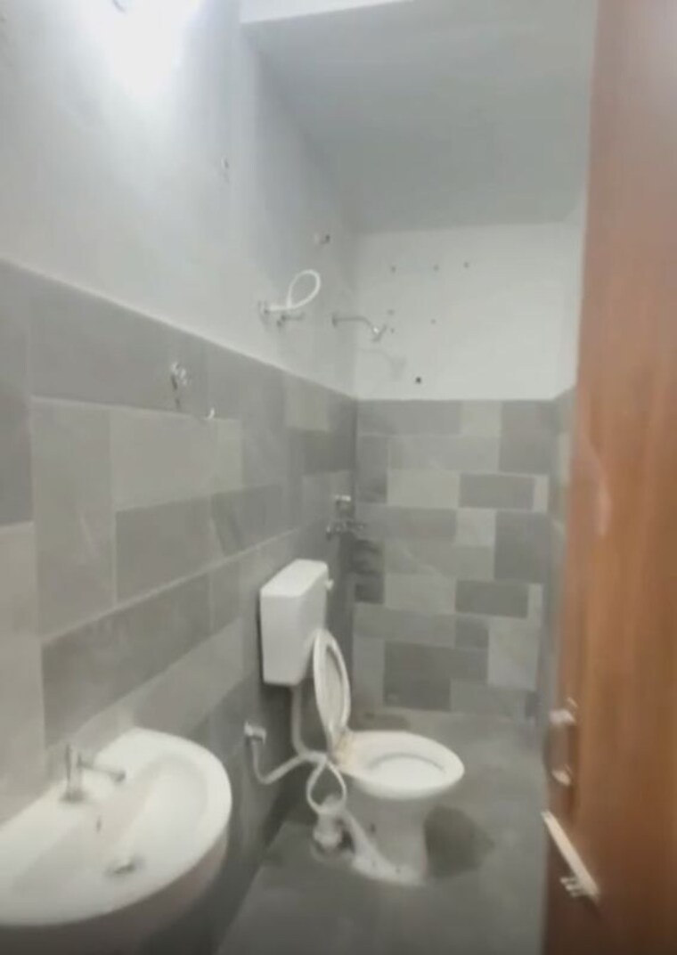 Bathroom, sector 66 2 Bedroom 1000 Sq.Ft. Independent House In Sector 66 Mohali 10408660