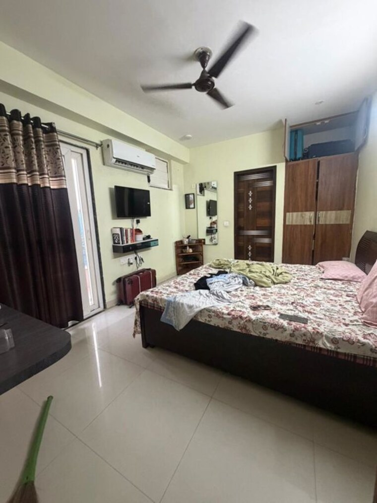 Bedroom, sector 15 2 Bedroom 1400 Sq.Ft. Builder Floor In Sector 15 Gurgaon 10408678