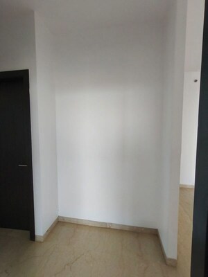 Room in 3 BHK Apartment at Oberoi Sky City, Borivali East – for Rent