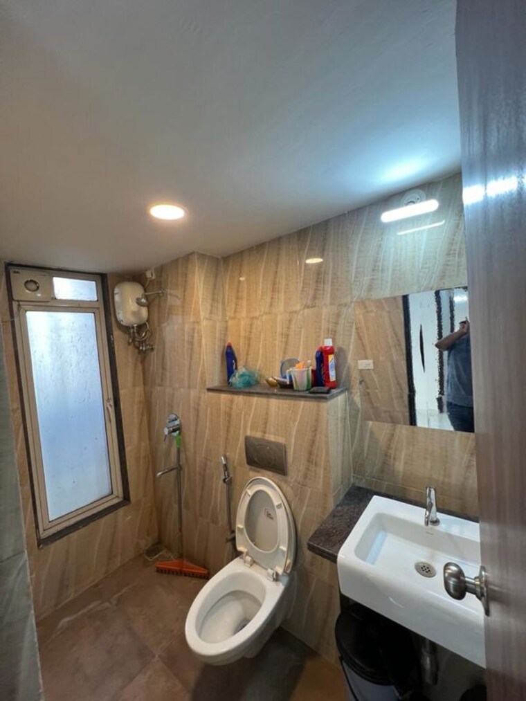 Bathroom, lodha-amara 2 Bedroom 1000 Sq.Ft. Apartment In Kolshet Road Thane 10408717