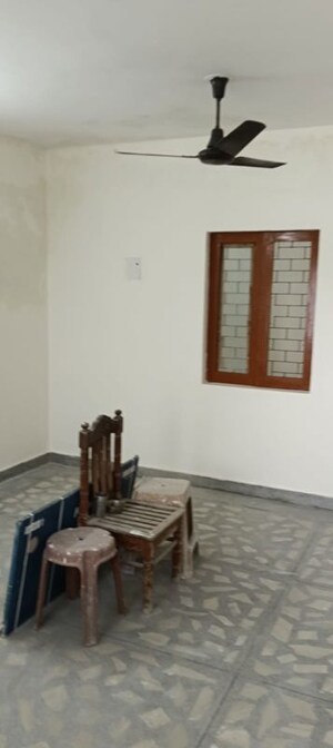 2 BHK Independent House For Rent in Sri Niwaspuri