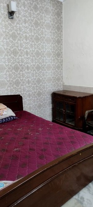 Furnished Amenities in 2 BHK Builder Floor at Green Fields Colony – for Rent
