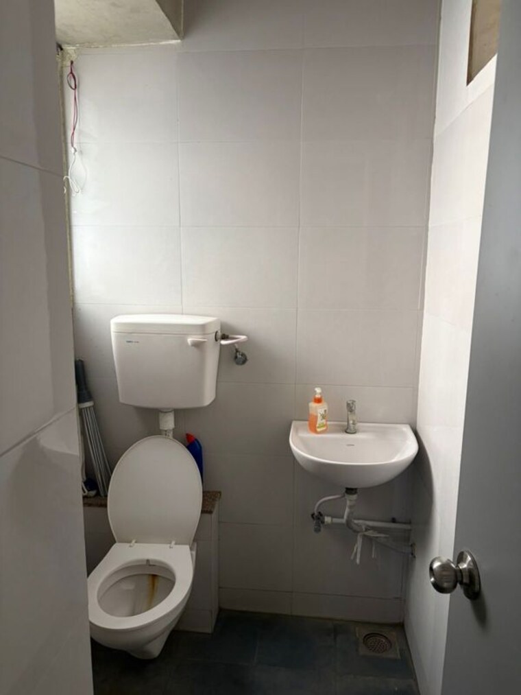 Bathroom, gota Commercial Office Space 755 Sq.Ft. In Gota Ahmedabad 10408816