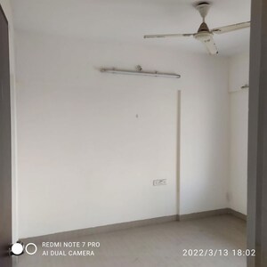 Room in 2 BHK Apartment at Bhujbal Valay, Hadapsar – for Rent
